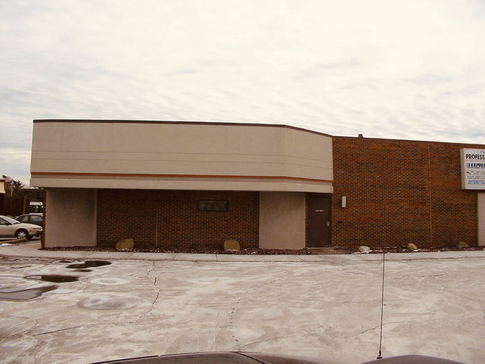 Farmington 4 Cinemas - Feb 2003 Photo (newer photo)